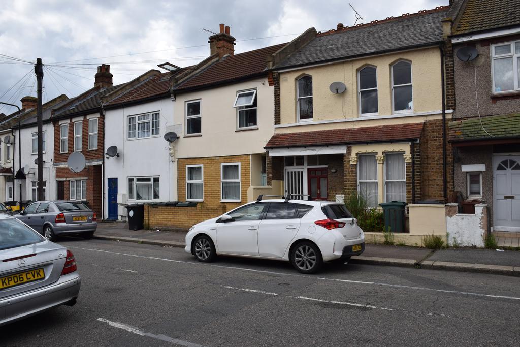 Two Bedroom Flat St Andrews Road London Kültér fotó